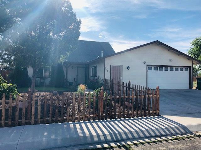 221 Wildwood Dr - Photo 1
