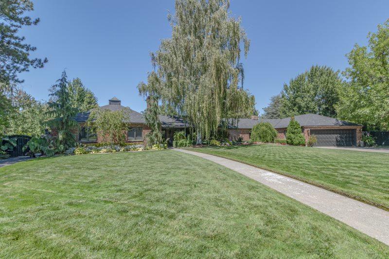 123 Greenridge Drive - Photo 1