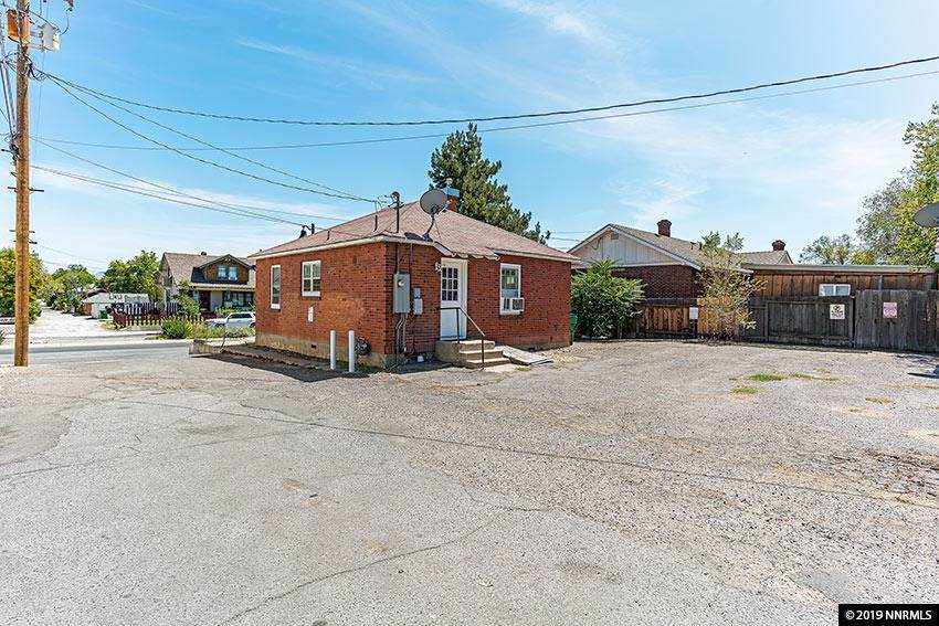 665/667 Wells - Photo 1