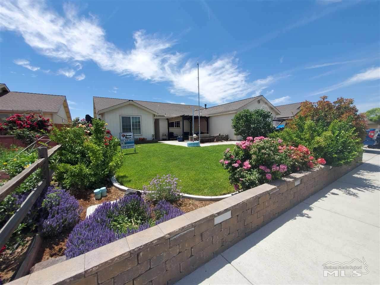 1645 Meadows Ave - Photo 1