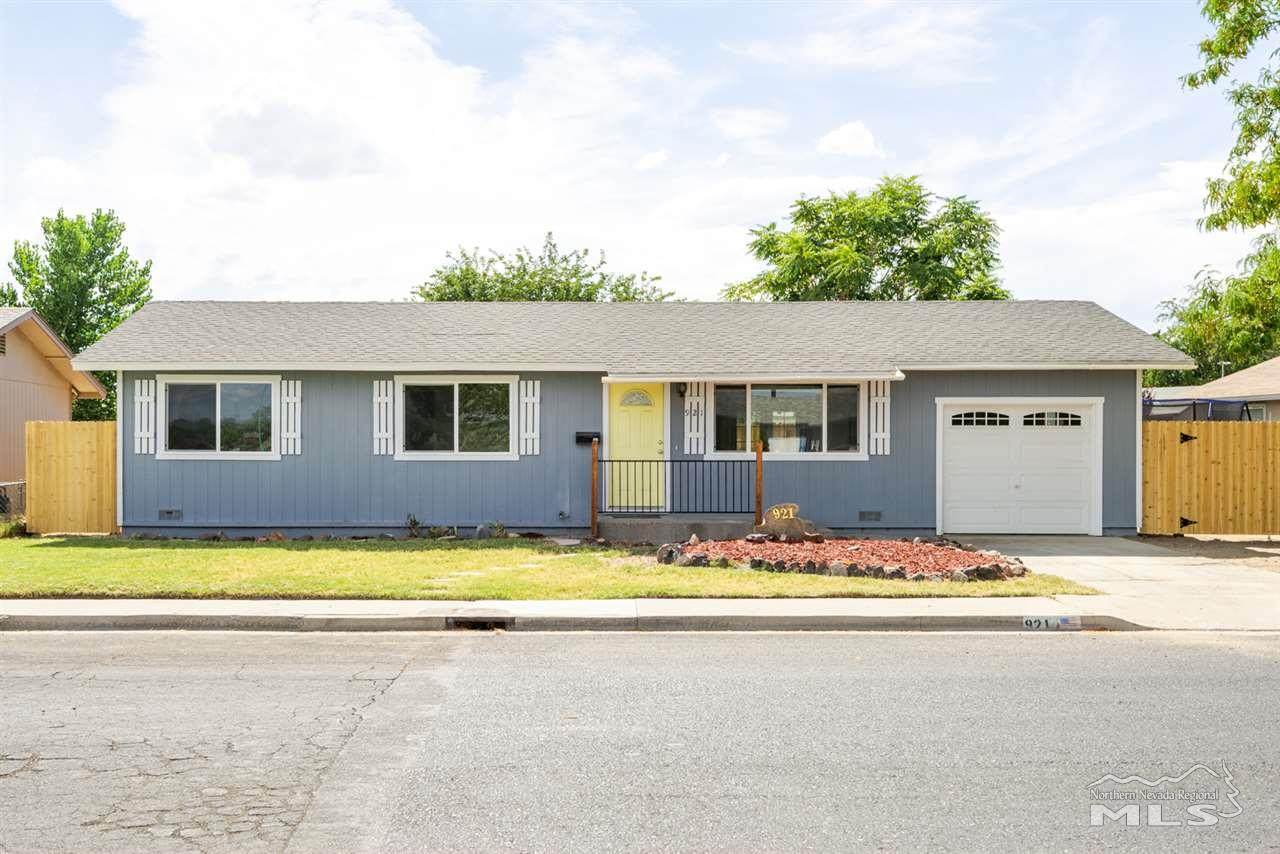 921 Sunset Drive - Photo 1