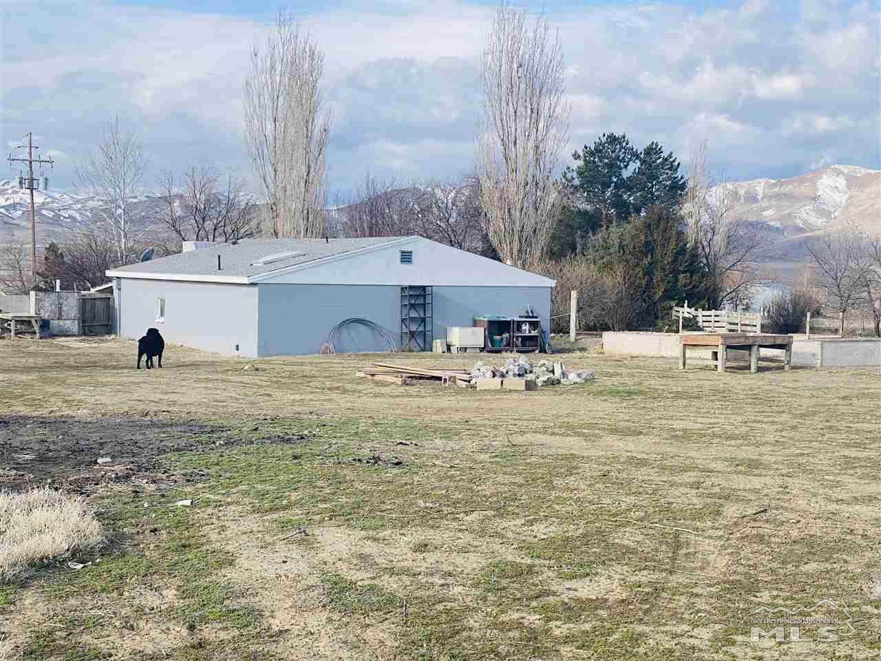 595 Innean Rd - Photo 1