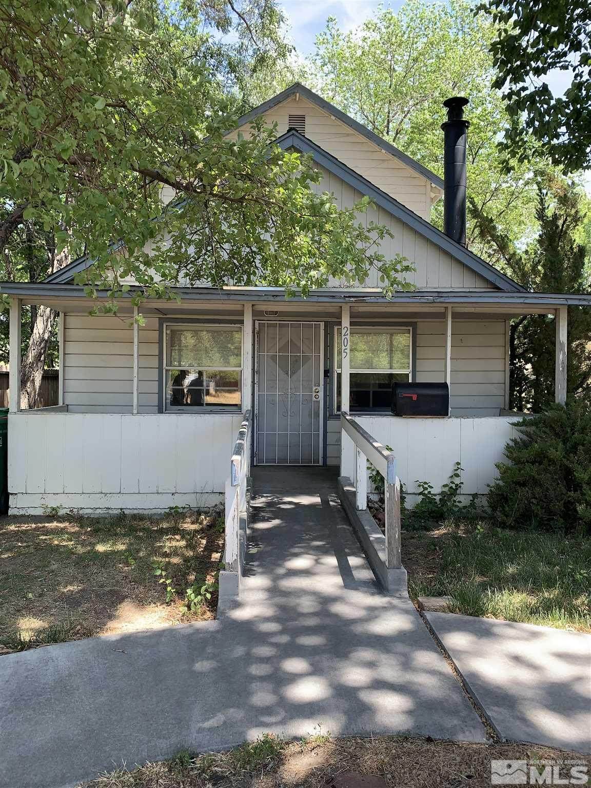 205 Walsh - Photo 1