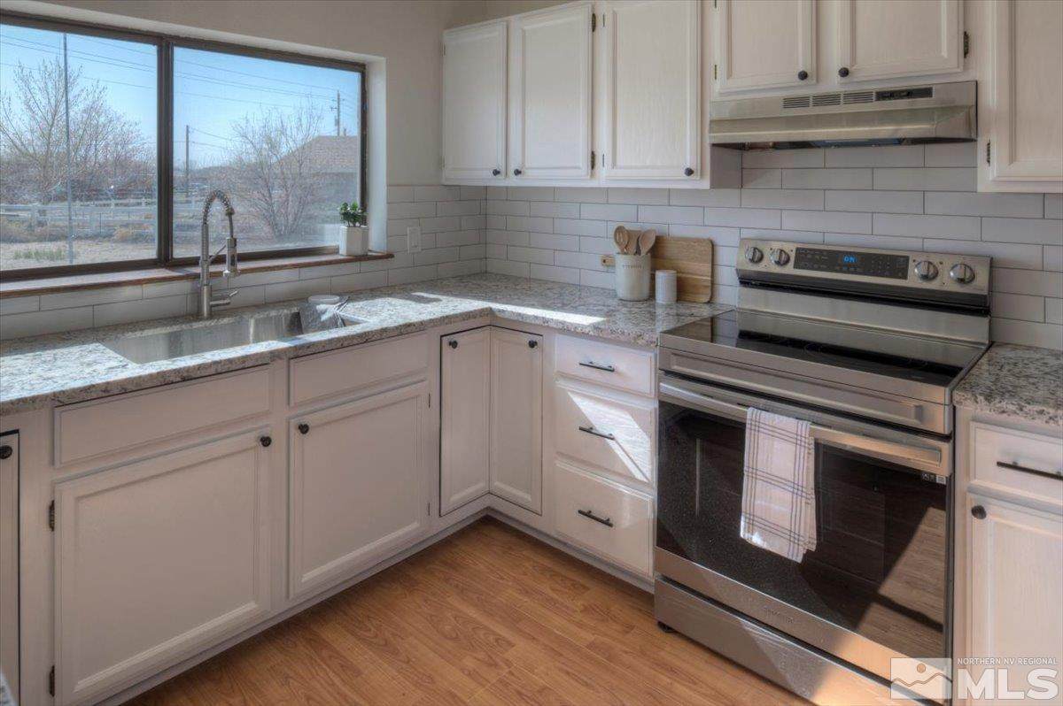 1701 Moody - Photo 1