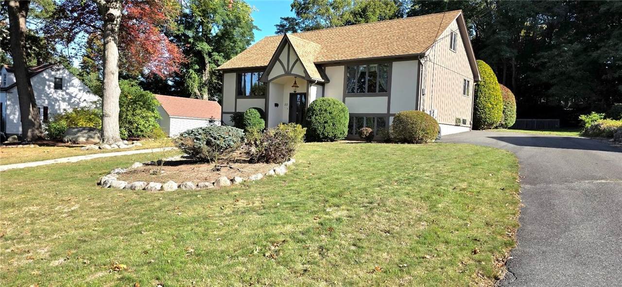 22 Grove Avenue Avenue - Photo 1