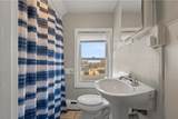 18 Winsor Street - Photo 14