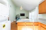 393 Aquidneck Avenue - Photo 3