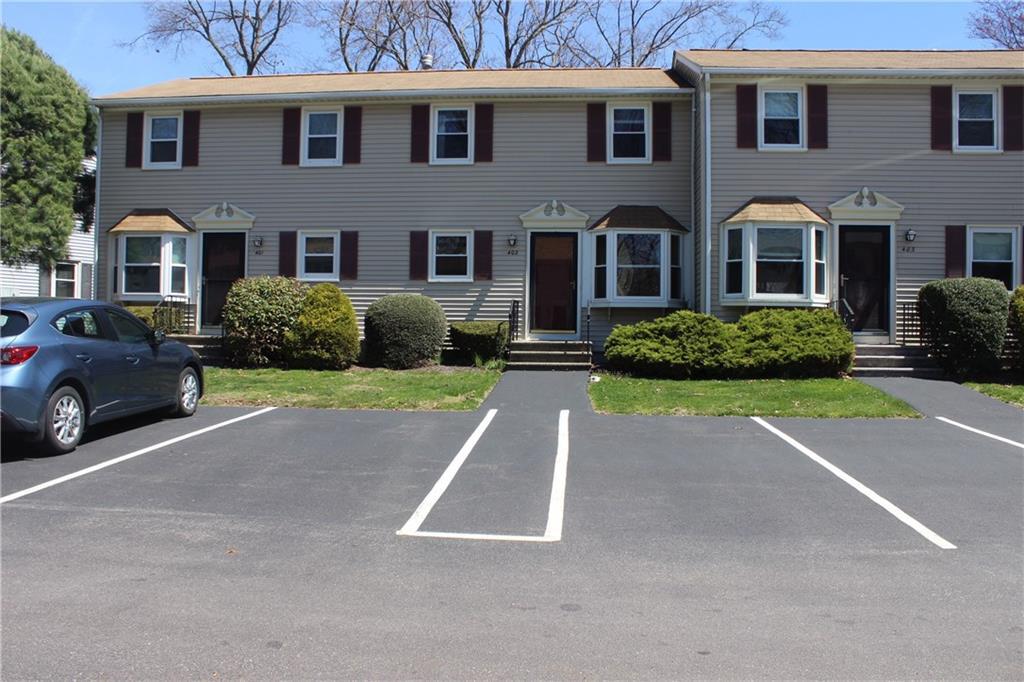 402 Woodhaven Ct, Unit#402 - Photo 1