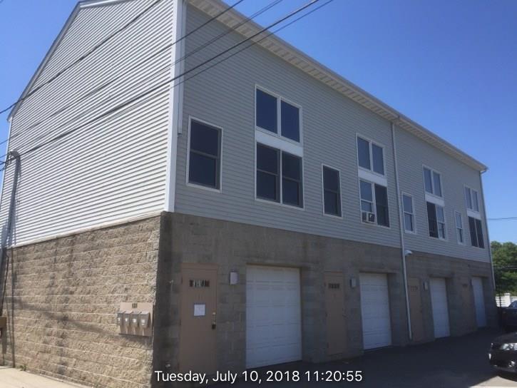 131 Touro St - Photo 1