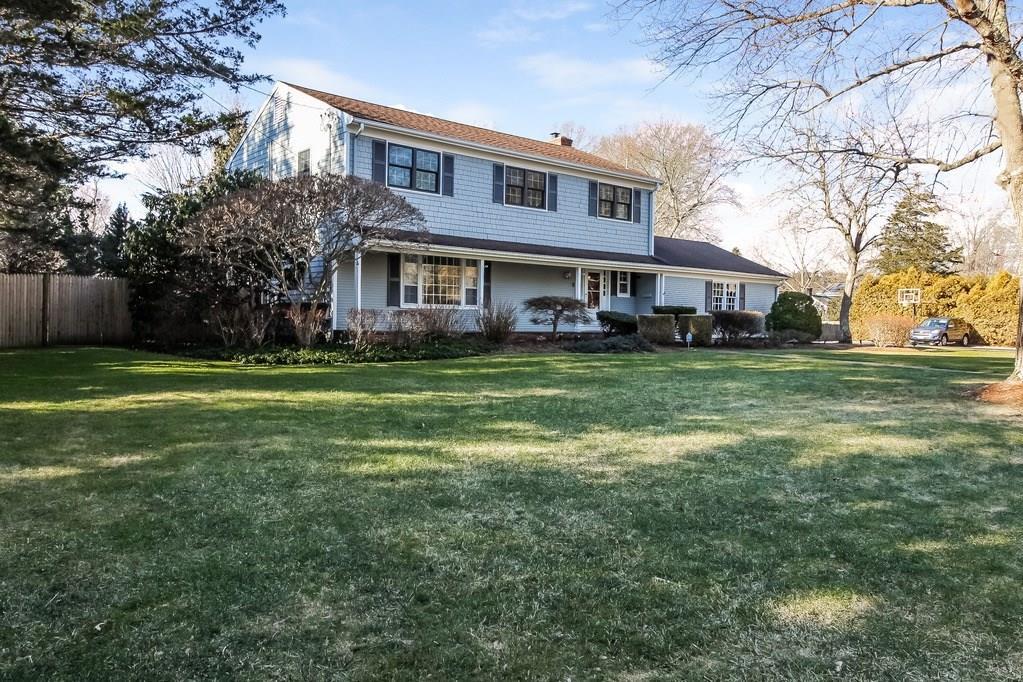 8 Greenbrier Dr - Photo 1