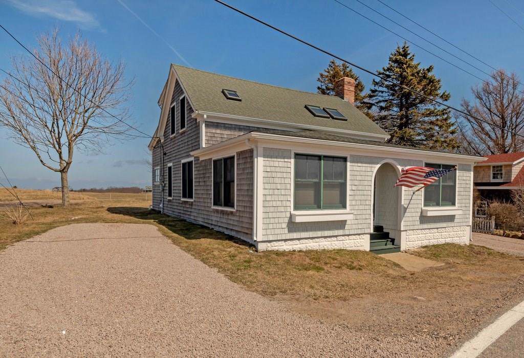 844 West Side Rd - Photo 1