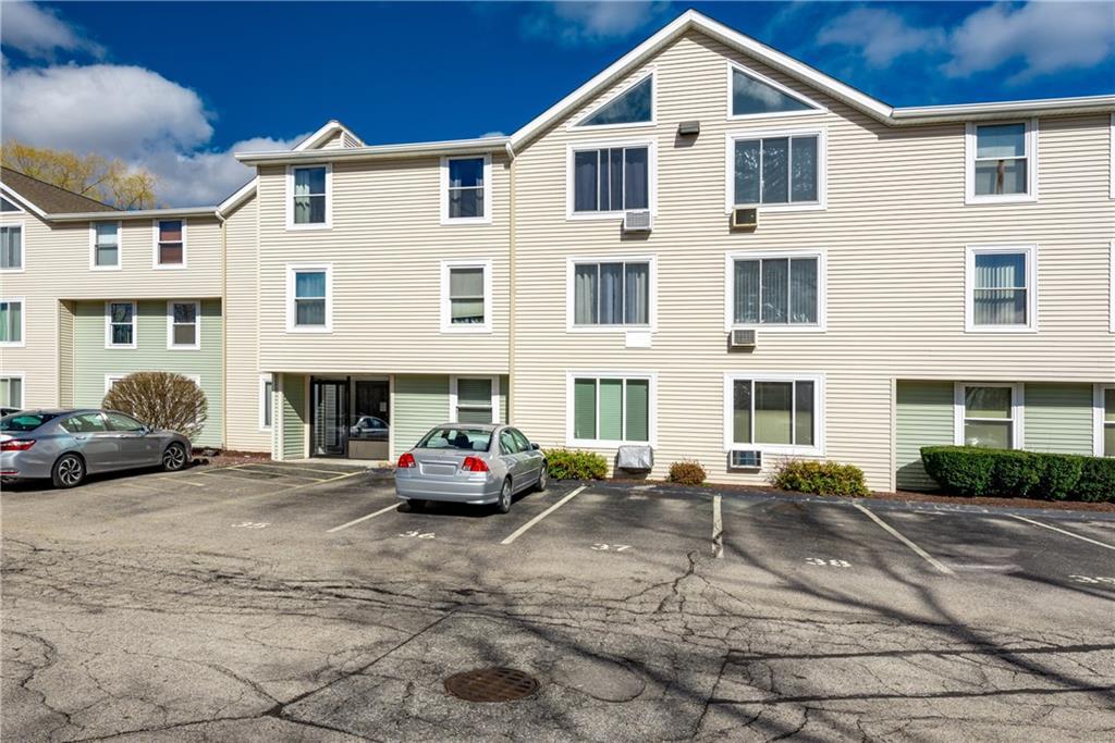 201 Woodlawn Av - Photo 1
