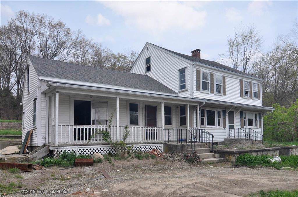 927 Great Rd - Photo 1
