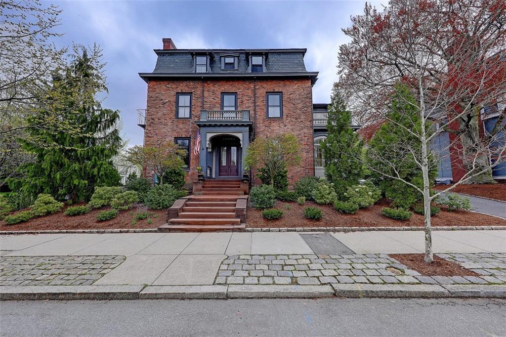 247 Wayland Av - Photo 1