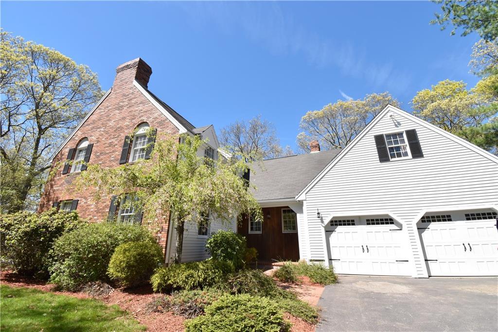 112 Newport Av - Photo 1