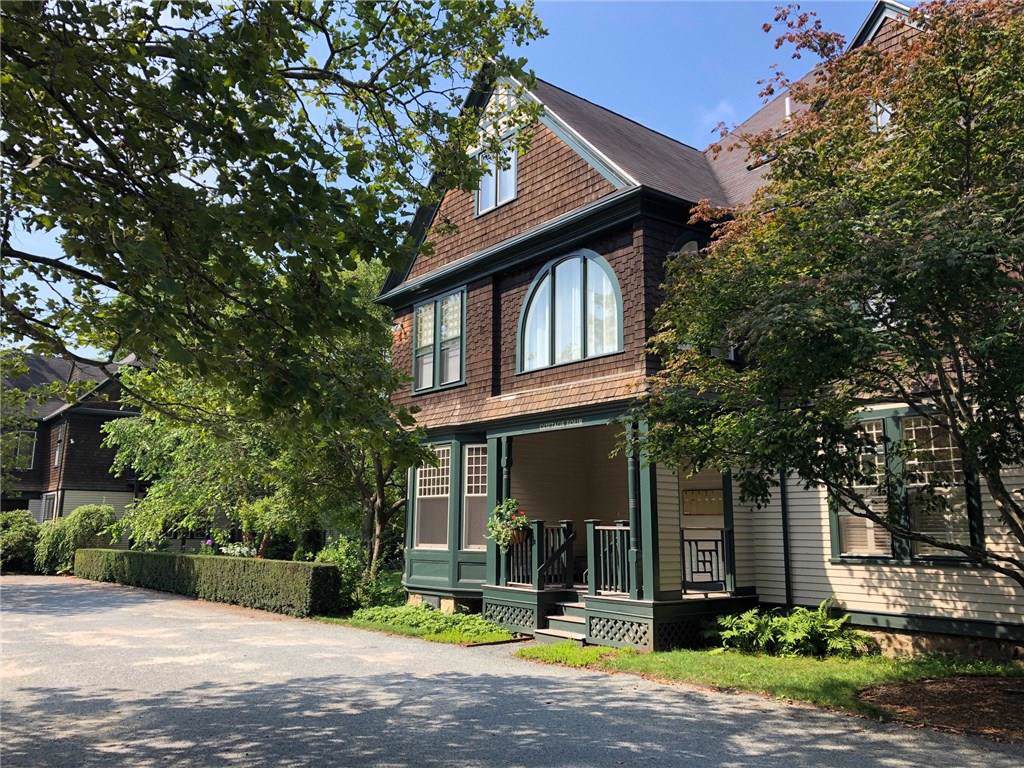 158 Narragansett Avenue - Photo 1