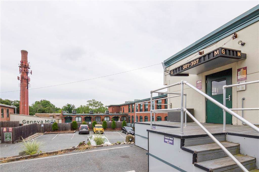 1117 Douglas Av, Unit#301 - Photo 1