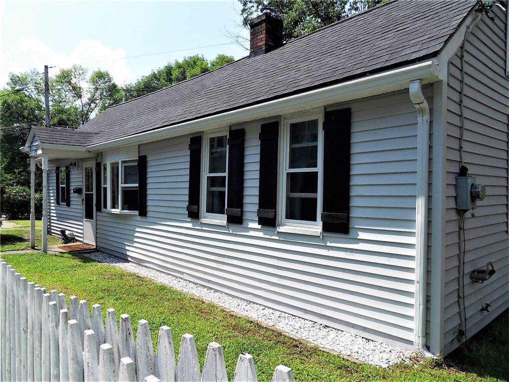 110 Oak St - Photo 1