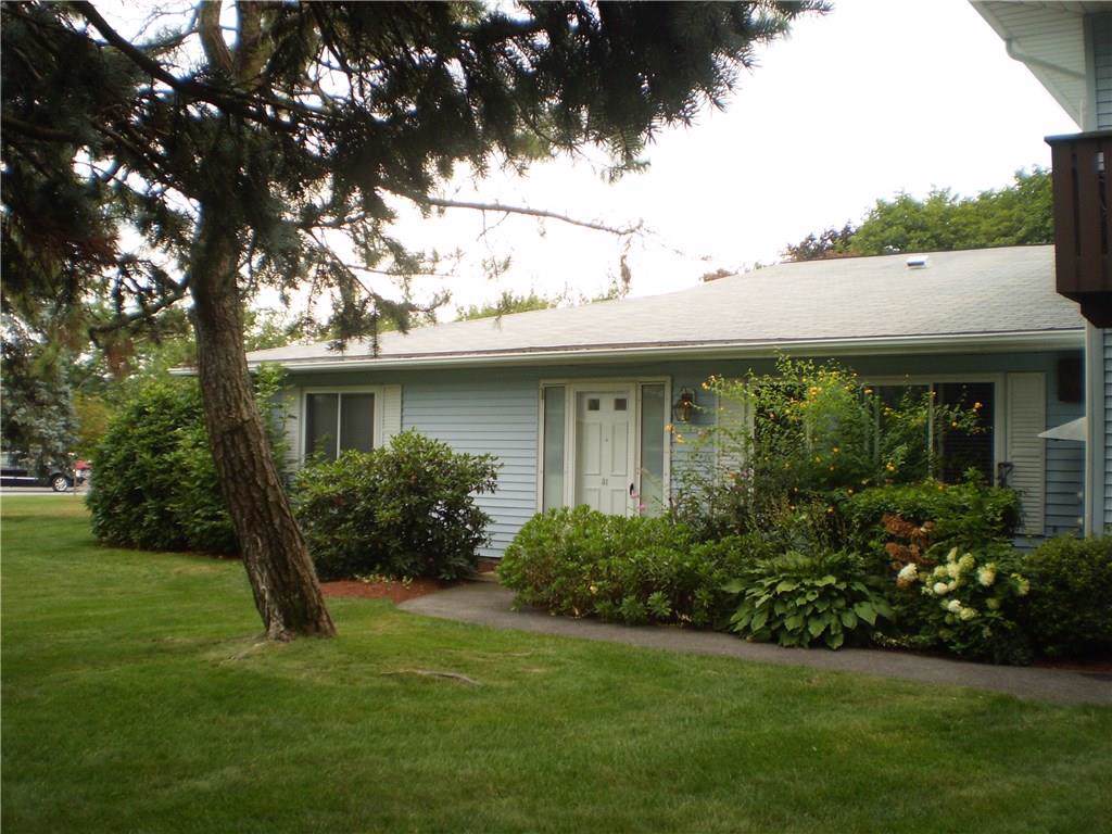 31 Fox Ridge Crescent - Photo 1