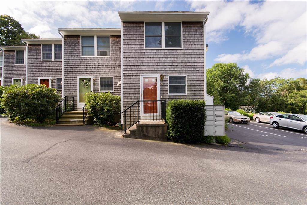 31 Sakonnet East - Photo 1