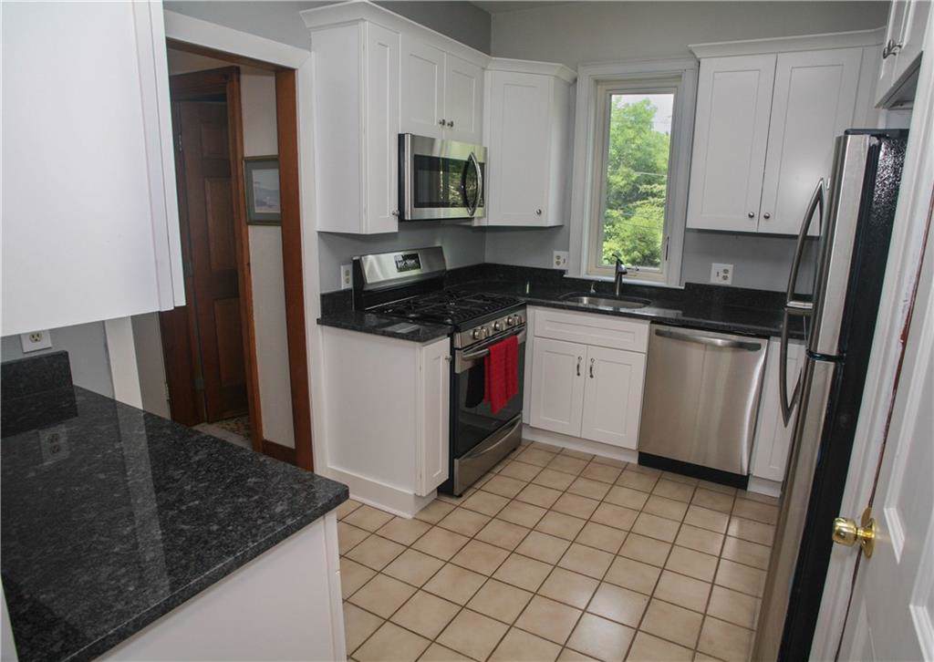 158 Narragansett Avenue - Photo 1