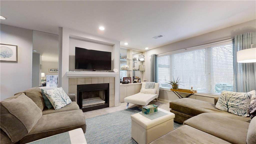 8 Meadowbrook Way - Photo 1