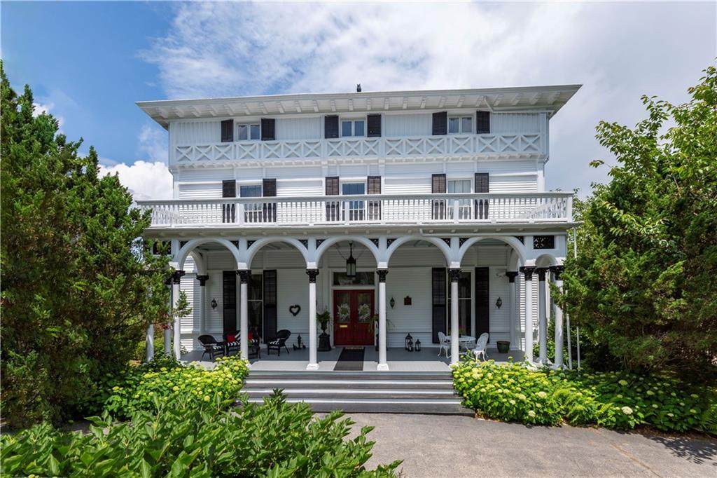 120 Miantonomi Avenue - Photo 1