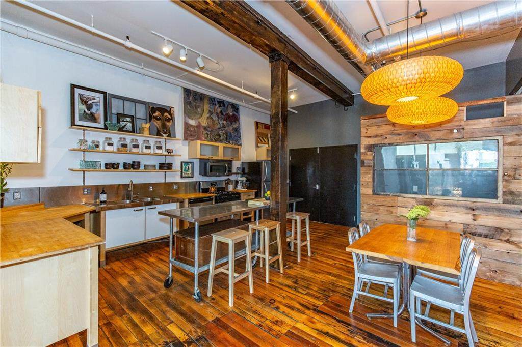 404 Roosevelt Avenue - Photo 1