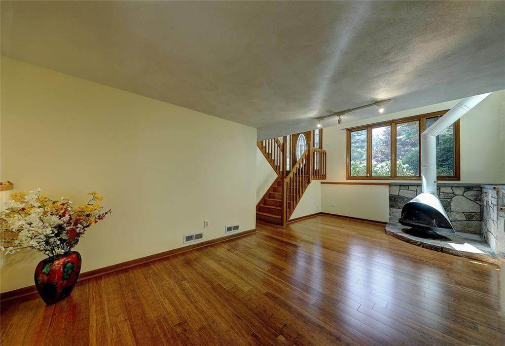 23 Circlewood Drive - Photo 1