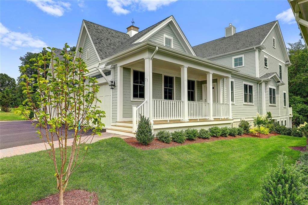 71 Kettle Point Avenue - Photo 1