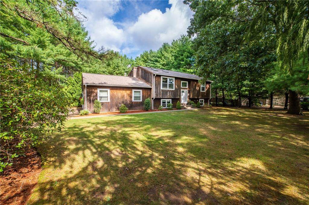 4 Circlewood Drive - Photo 1