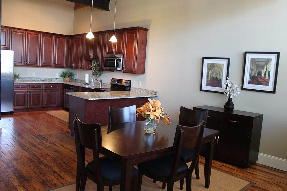 624 Washington Street - Photo 1