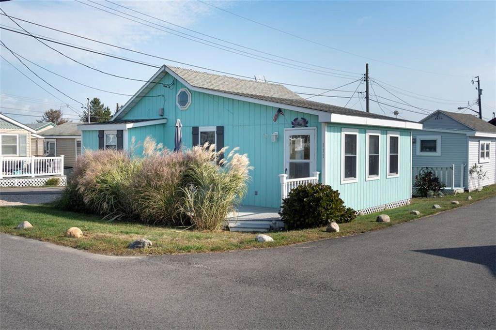 854 Matunuck Beach Road - Photo 1