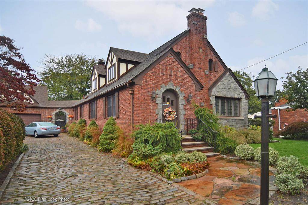 395 Smithfield Road - Photo 1