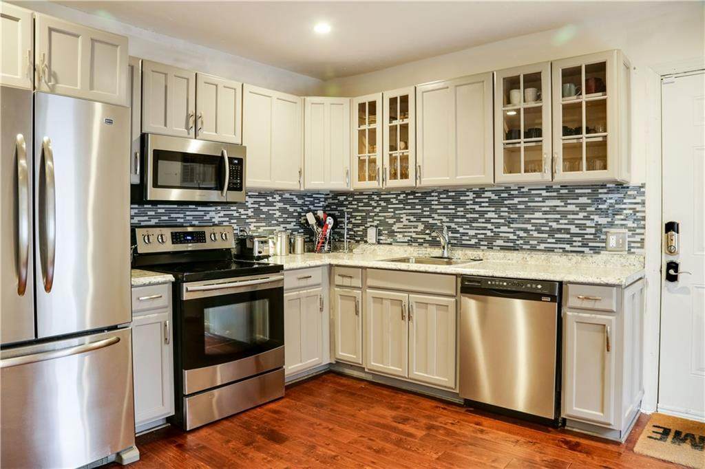 736 Social Street - Photo 1