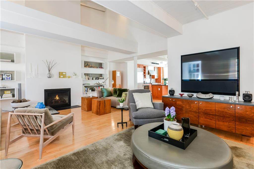 343 Thames Street - Photo 1