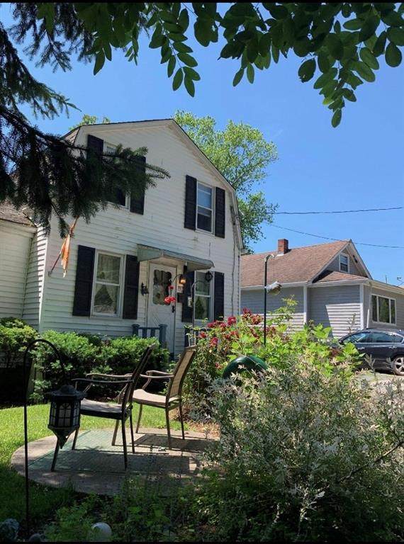 13 Cozzens Avenue - Photo 1