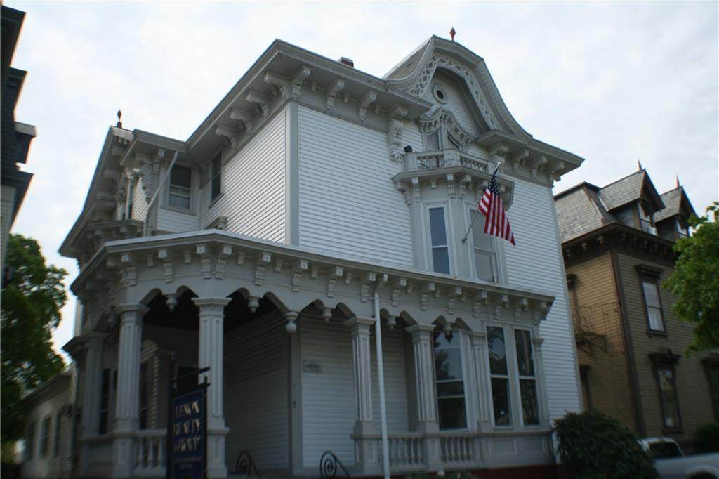 380 Broadway - Photo 1