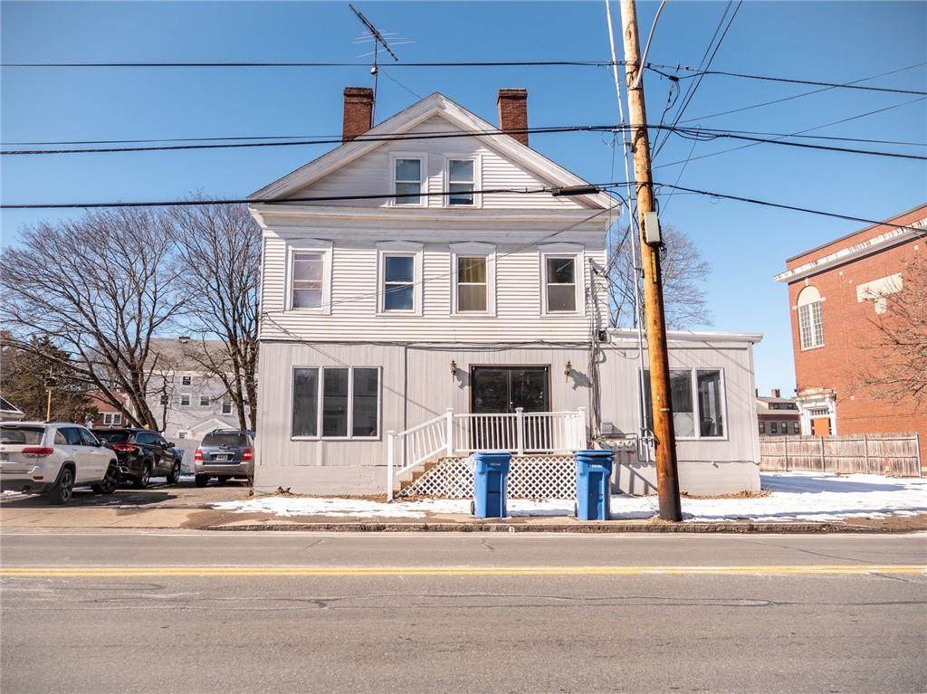 1612 Lonsdale Avenue - Photo 1