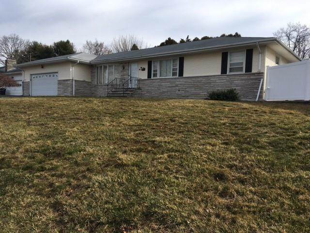 40 Oak Grove Boulevard - Photo 1