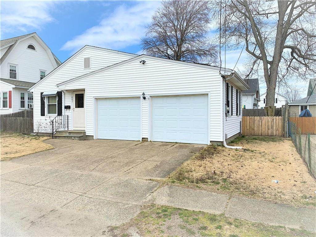 447 Grotto Avenue - Photo 1