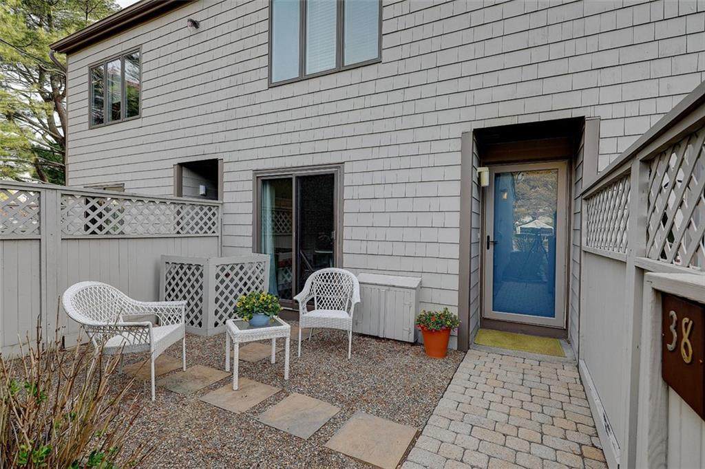 38 Seabreeze Lane - Photo 1
