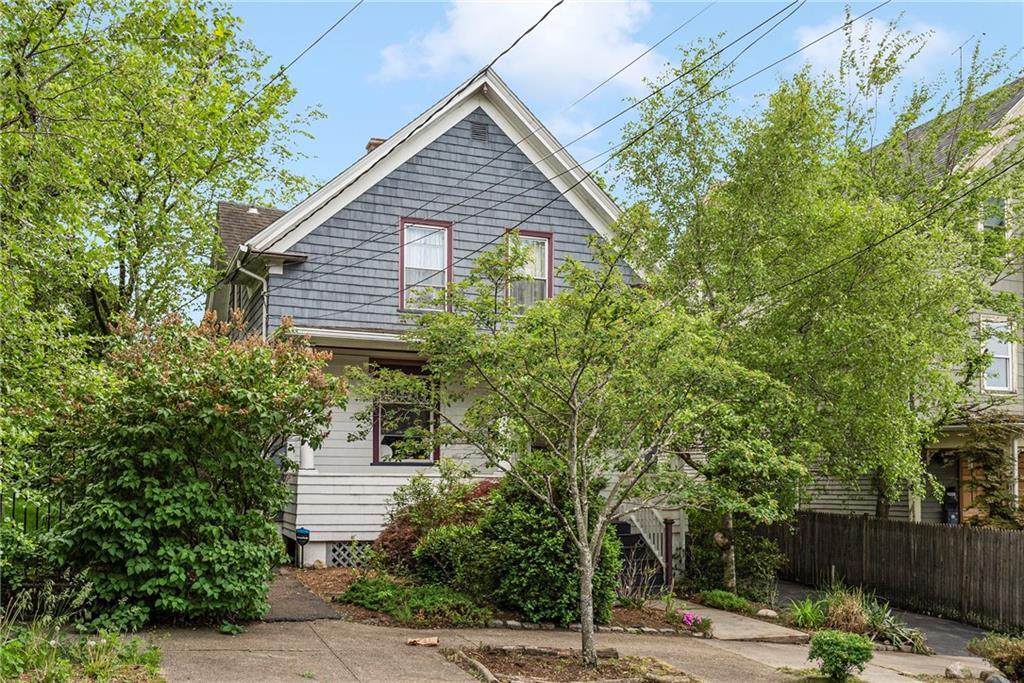166 Hudson Street - Photo 1