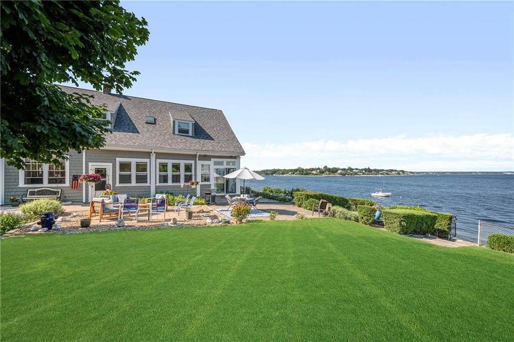 70 King Philip Avenue - Photo 1