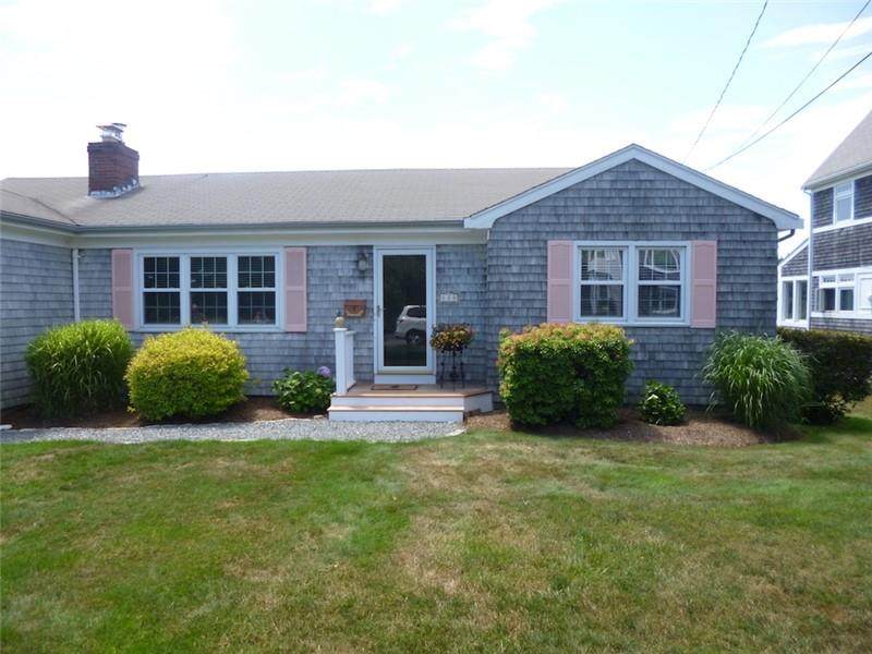559 Wolcott Avenue - Photo 1