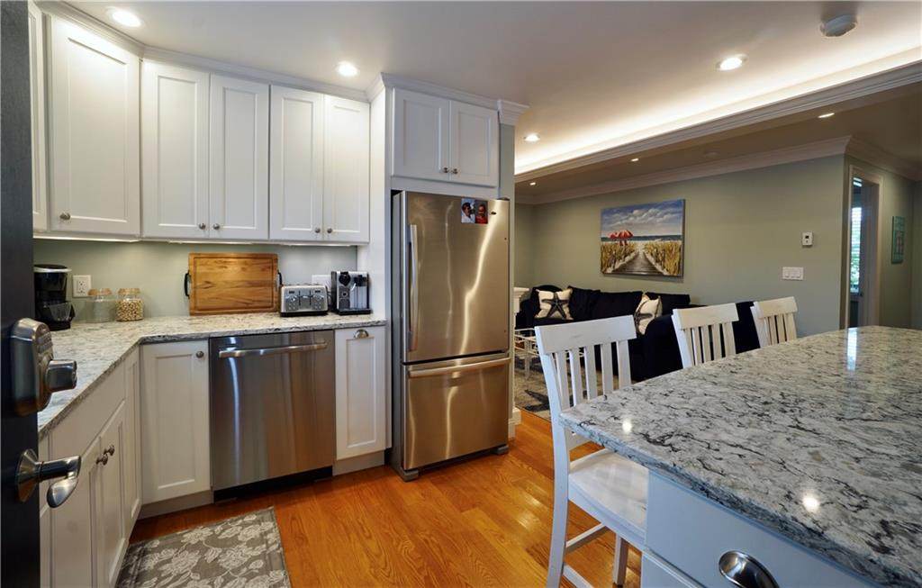 70 Carroll Avenue - Photo 1