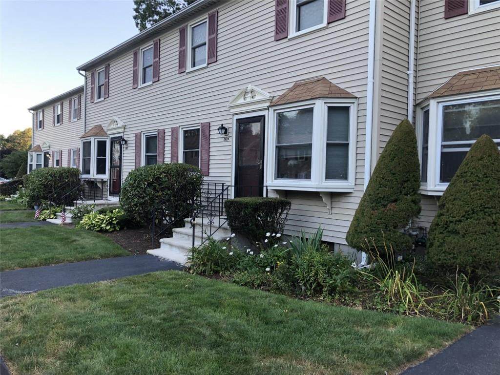504 Woodhaven Court - Photo 1
