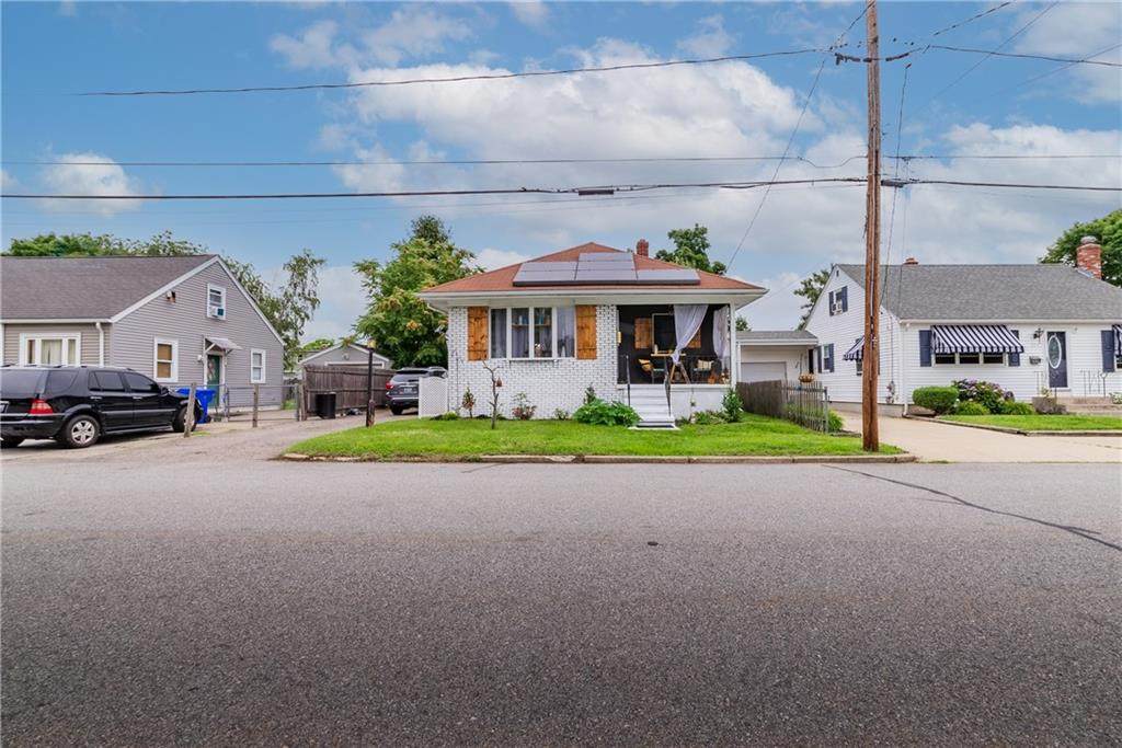 148 London Avenue - Photo 1