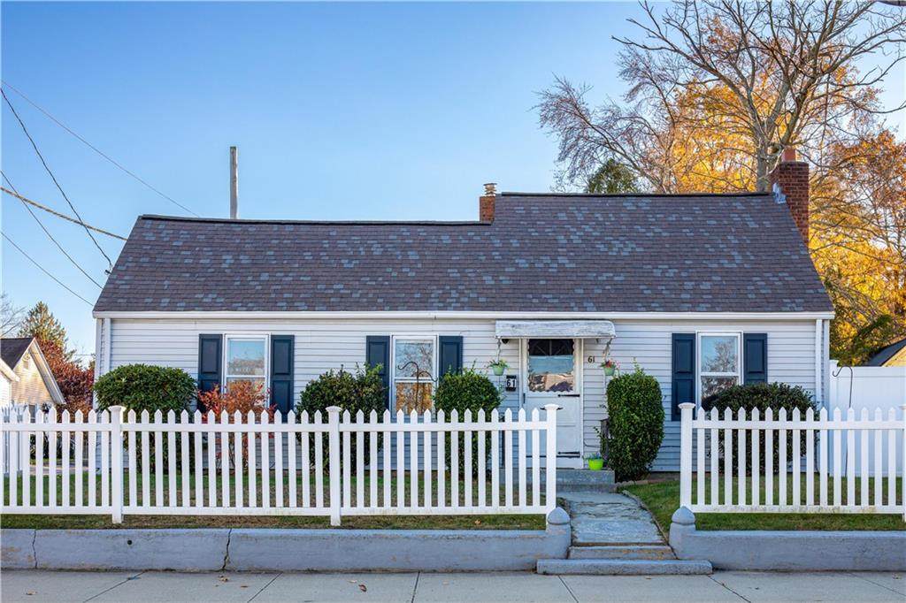 61 West Warwick Avenue - Photo 1