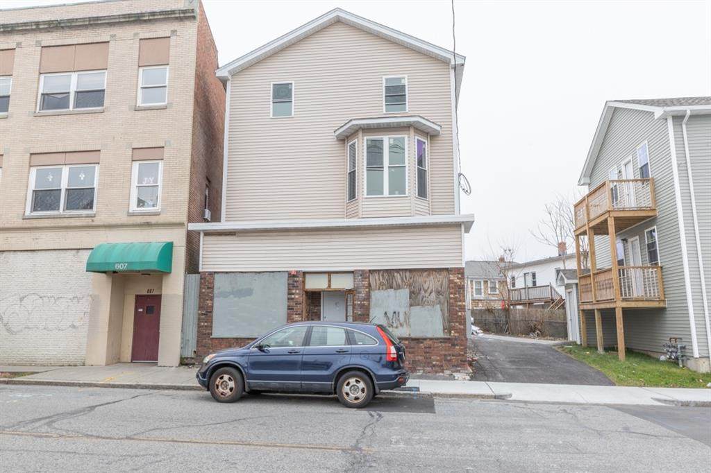 605 Charles Street - Photo 1